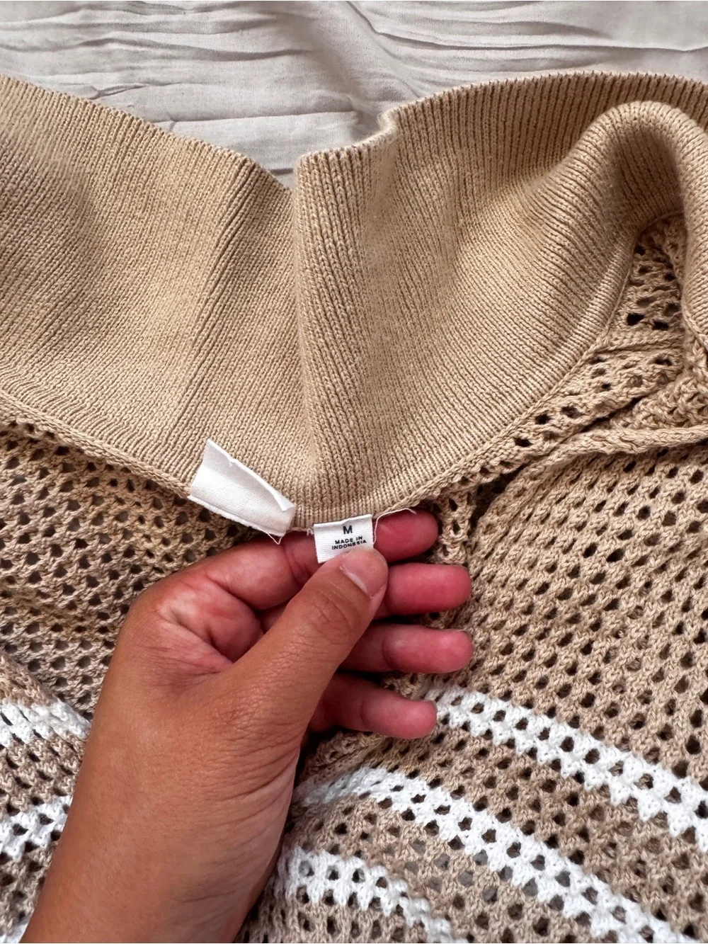 GAP Beige & White Striped V‑Neck Sweater